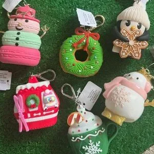 6 Christmas themed pocketbac holders